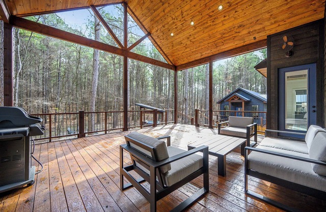 New! Sauna, Arcade, Firepit & Spa - Sleeps 10
