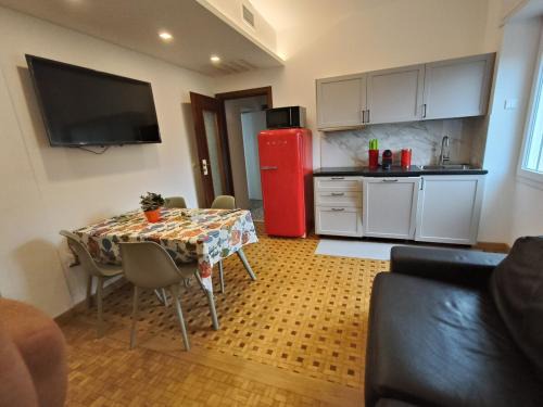 New Seaside Vintage Apartment, 20m to the beach, WI-FI&TERRACE