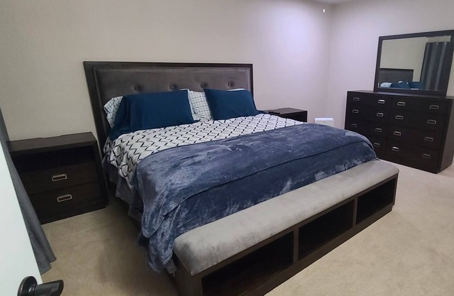 NEW Snowbird Friendly Townhouse in the Foothills with Private Patio