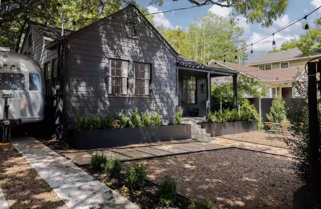 NEW SoCo CHIC 2 bedroom w/garden on South Congress