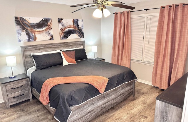 New! Spacious 3 bedroom & Great for midterm stays