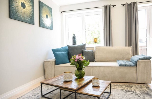 NEW Stylish Apartment - up to 8 Guests - Terrace -bbq