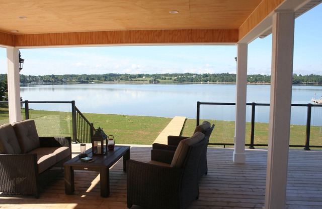 New Summer home on the scenic Montague River, relax in comfort