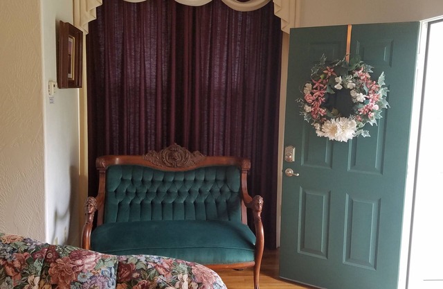 NEW! The Beauregard: Charming Victorian Home in Historic Ferndale (Tax Incl!)