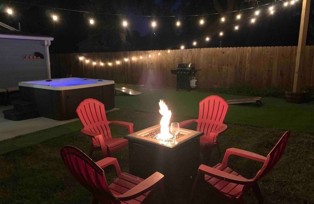NEW-The Bluebird- Bungalow w/Spa & Outdoor Living