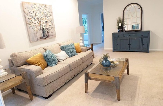 NEW-The Inn @ Issaqueena-location matters!