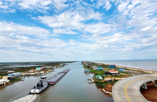 NEW to VRBO! Minutes to the beach! Family-sized Home w/creek views & fishing!