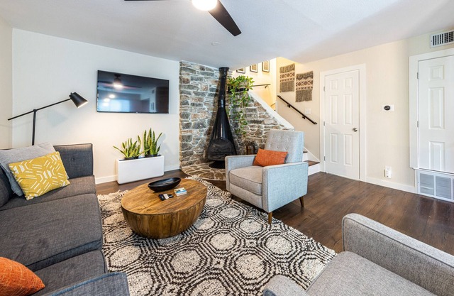 NEW! Vibrant Zilker Condo - Sleeps 5, Free Parking