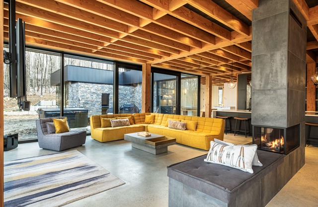 NEW! Villa Woodland | 7 Bedrooms | Game Room | Spa | Tremblant Living