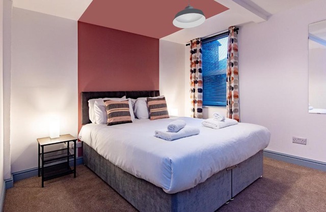 Newark Apartments: Ideal for Contractors with Parking