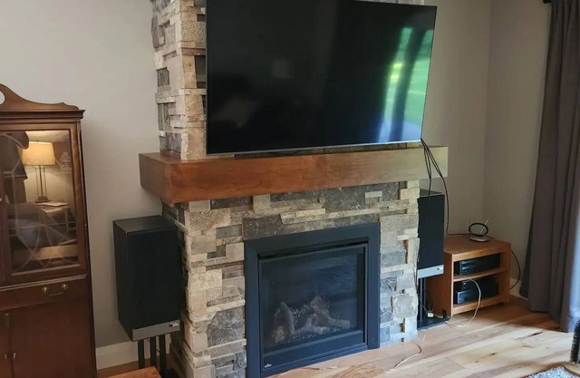 Newly Built 3 Bedroom Cottage, Steps to the Beach