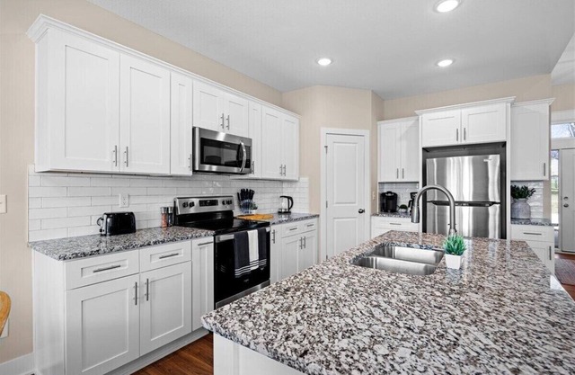 Newly Built Ranch 4Bdr/3bath Style Home | Creek