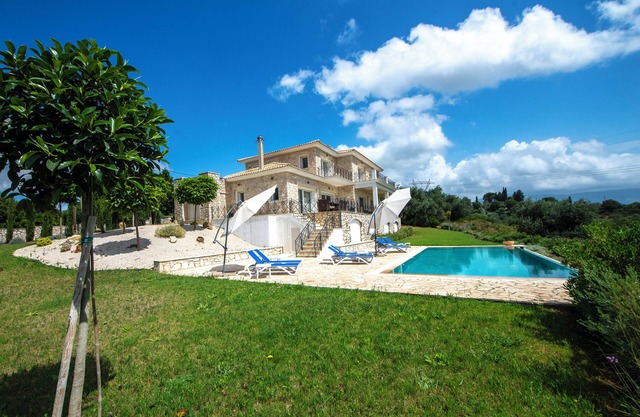 Newly built villa w/panoramic sea views in Corfu - Villa Balatsinos
