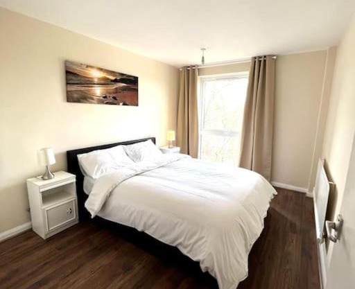 Newly refurbished flat in Sutton