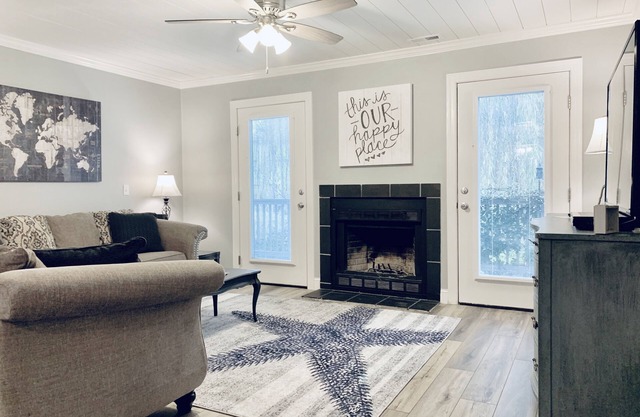 Newly! Renovated Cozy Coastal Townhome on St Simons Island - Enjoy "Island Time"