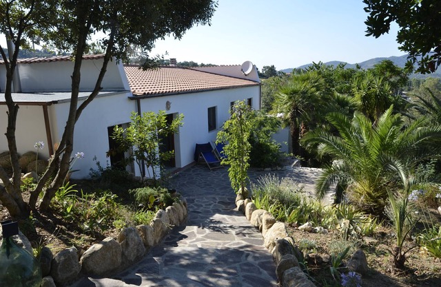 Newly renovated, 10 minutes from the beach and Capoliveri