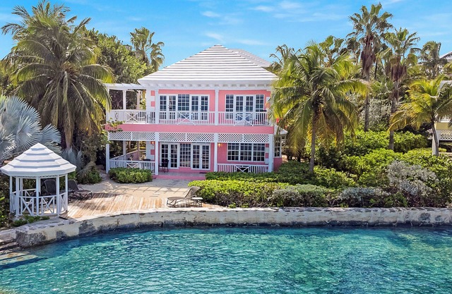 NEWLY RENOVATED! OCEANFRONT 3 bed/3 bath w/dock rental Feb Pt Exuma Bahamas