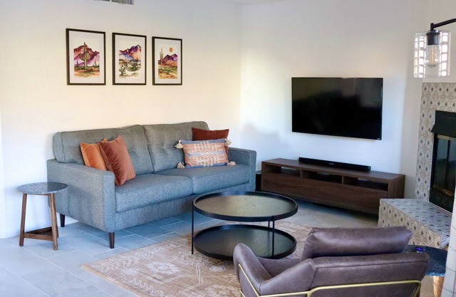 Newly renovated condo with mountain views!