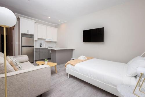 Newly Renovated w Exposed Brick