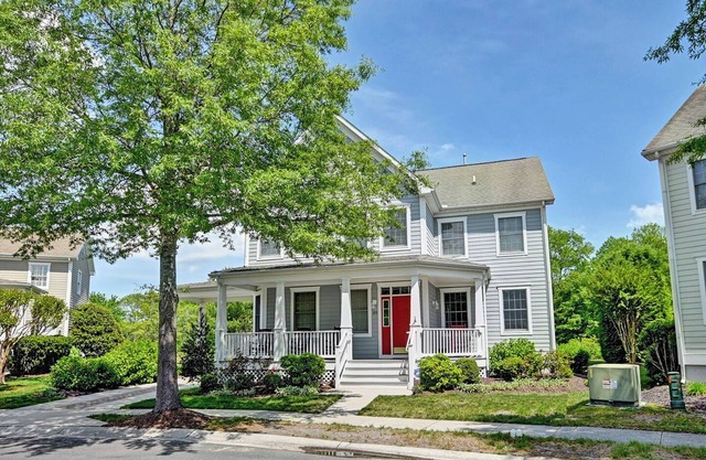 Newly Updated 7 bedroom home located in the Bear Trap Dunes Community. Sleeps 20. Excellent Amenities! WIFI, Community Pool, Shuttle to the Beach, Tennis, and more!