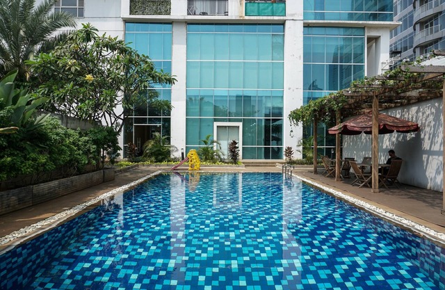 Nice And Comfy Studio At Ambassade Kuningan Apartment