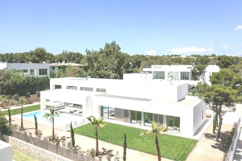 Nice and spacious Villa -family home sea view