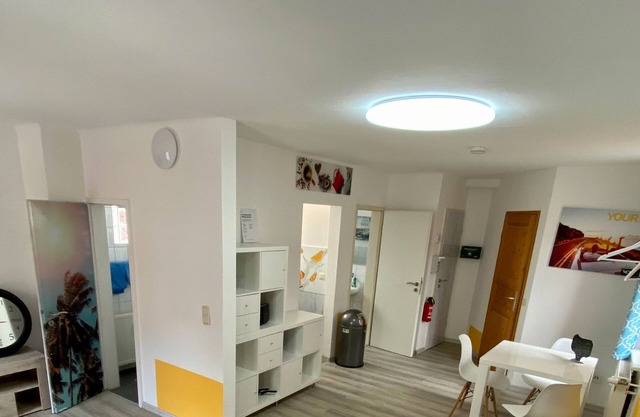★Nice Apartment | 2P | balcony | Central | Newly Refurbished | WiFi | Contemporary ★