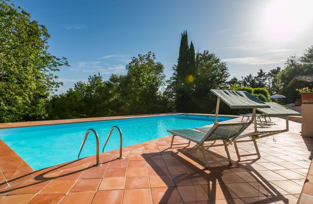 Nice apartment in villa for 4 people with pool, WIFI, TV, terrace and panoramic view