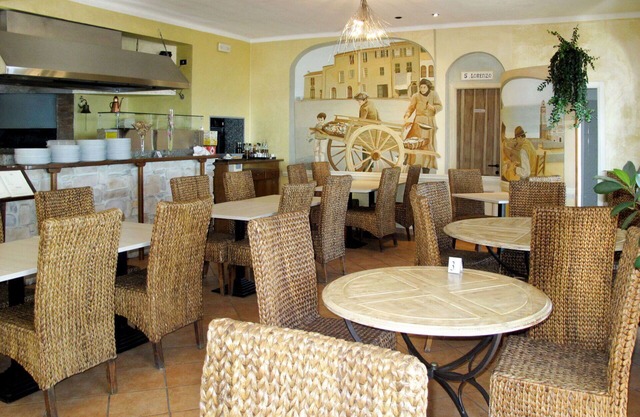 Nice apartment in villa for 4 people with A/C, WIFI, TV, terrace, pets allowed and parking