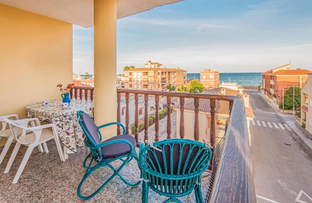 Nice apartment north of Valencia with sea view.