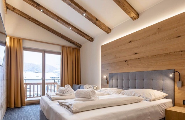 Nice apartment for 5 people with WIFI, hot tub, TV, terrace, pets allowed and parking