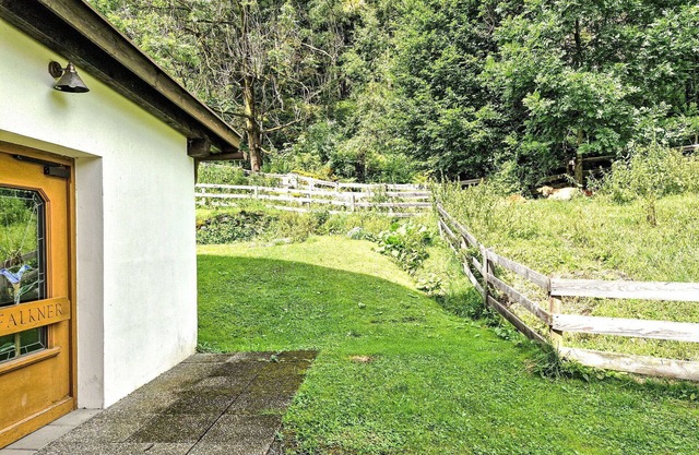 Nice apartment for 3 people with WIFI, pool, TV, balcony and pets allowed