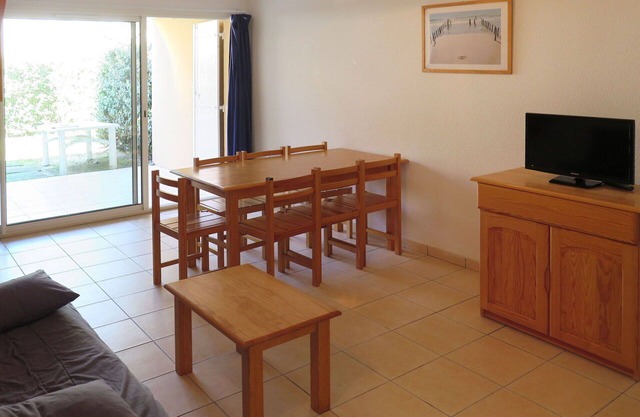 Nice apartment for 6 guests with TV, terrace, pets allowed and parking