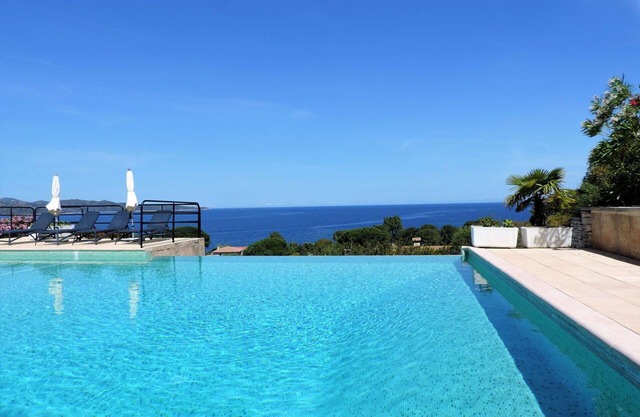 Nice apartment for 4 people with WIFI, pool, A/C, TV and terrace