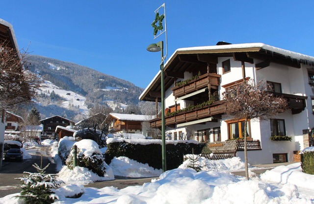 Nice apartment for 5 people with WIFI, TV, terrace and pets allowed