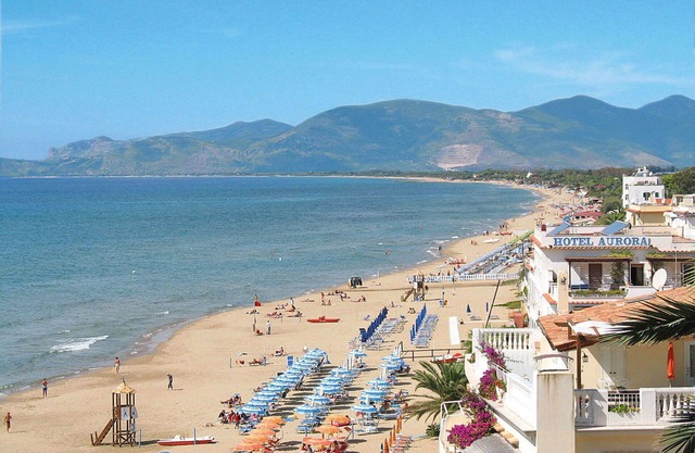 Nice apartment for 5 guests with A/C, WIFI, TV, terrace and parking