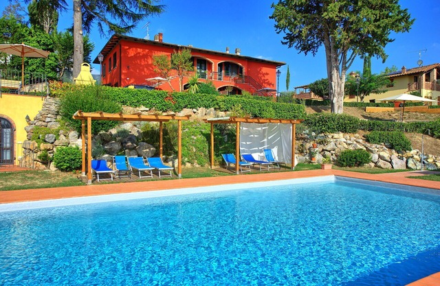 Nice apartment for 6 people with pool, A/C, WIFI, TV and panoramic view, close to San Gimignano