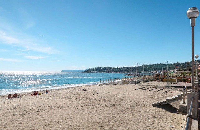 Nice apartment for 6 people with A/C, WIFI, TV and patio