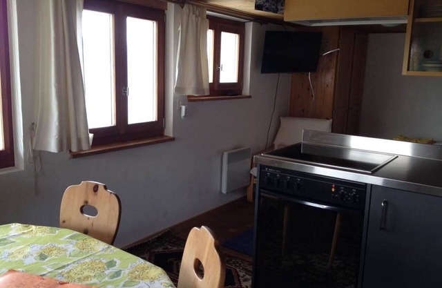 Nice apartment for 3 people with WIFI, TV, balcony and pets allowed
