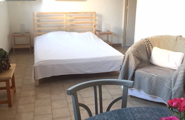 nice apartment in a quiet residence close to the sea and the city center