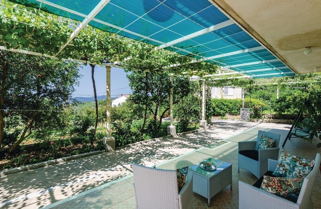 Nice apartment in Brsecine with WiFi