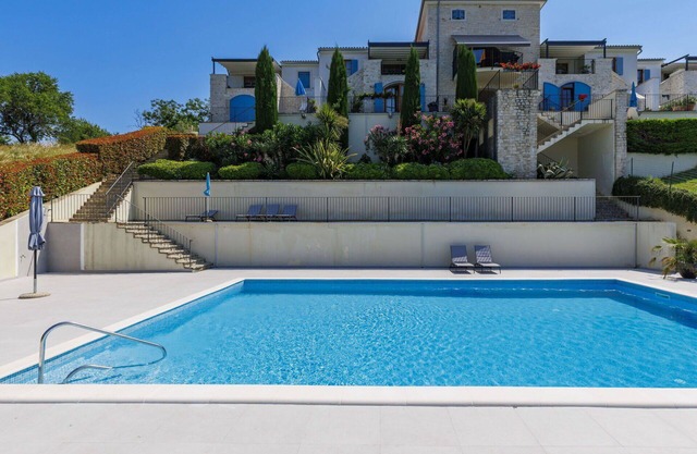 Nice apartment in villa for 5 guests with A/C, WIFI, pool, TV and terrace