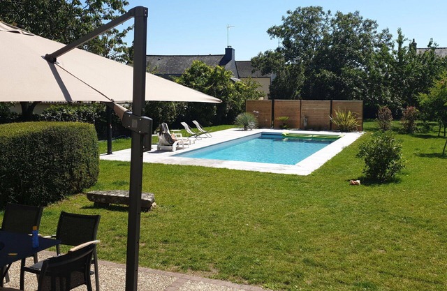 Nice apartment in villa for 8 people with WIFI, private pool, TV, terrace and parking