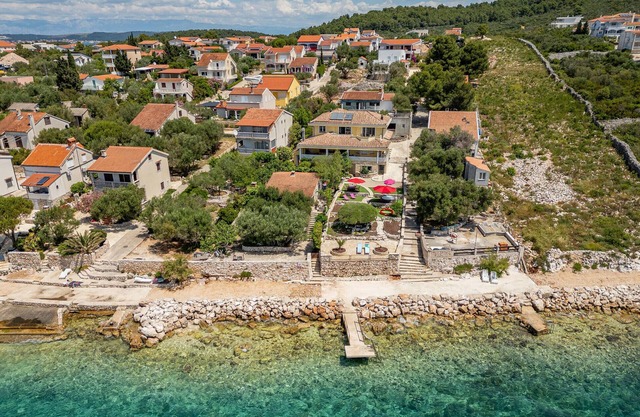Nice apartment in Zdrelac