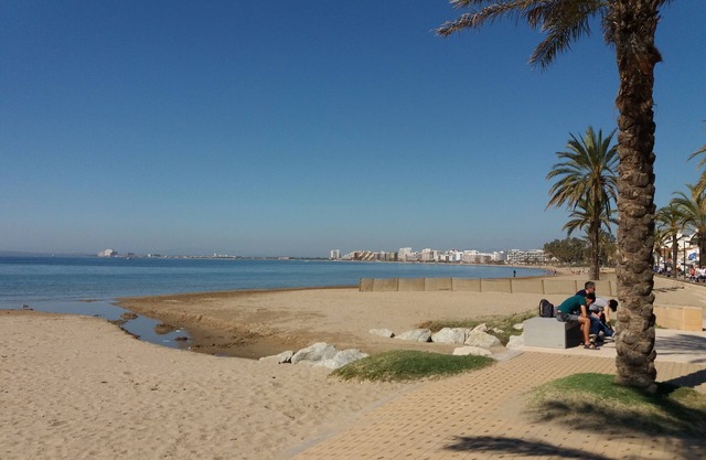 Nice apartment, near sea, parking s / soil, swimming pool, in building of standing