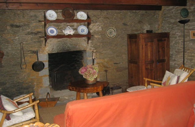 Nice fisherman's house in the village of 300 m Kerohet Great Sands
