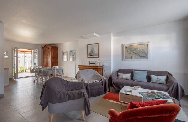 Nice family house for 6 , St Clément des Baleines