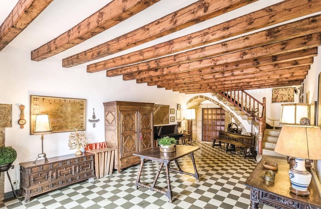 Nice home in Arenys de Munt
