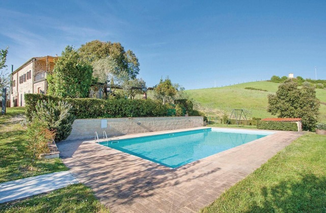 Nice home in Casole d'Elsa SI