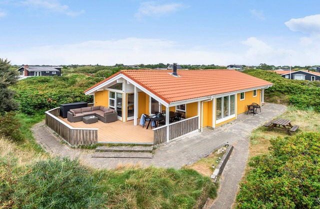 Nice home in Fanø with sauna